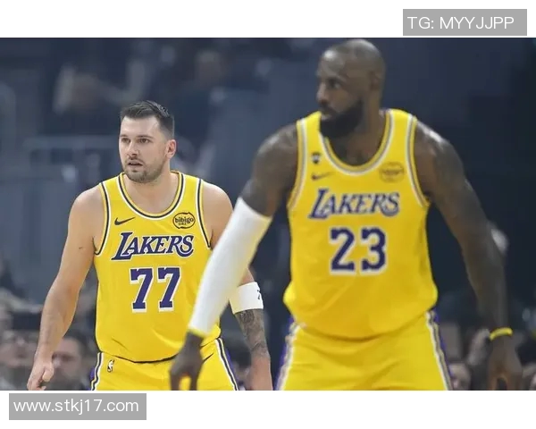 尼克斯队不敌湖人队，詹姆斯独得40分再现王者风范