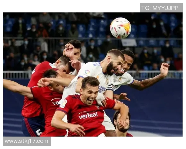 皇马主场战胜巴萨登顶西甲榜首,梅西遭遇进球荒 皇马主场战胜巴萨登顶西甲榜首,梅西遭遇进球荒